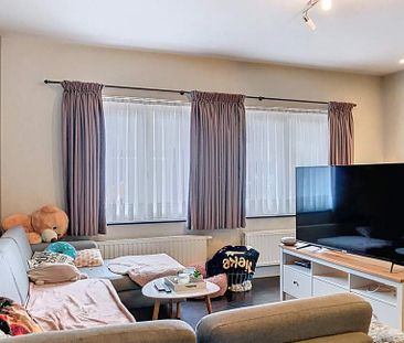 Appartement te huur in Kruibeke voor € 750 met 1 slaapkamer - Photo 2