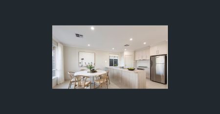 Near new 3 bedroom family home! - Photo 2