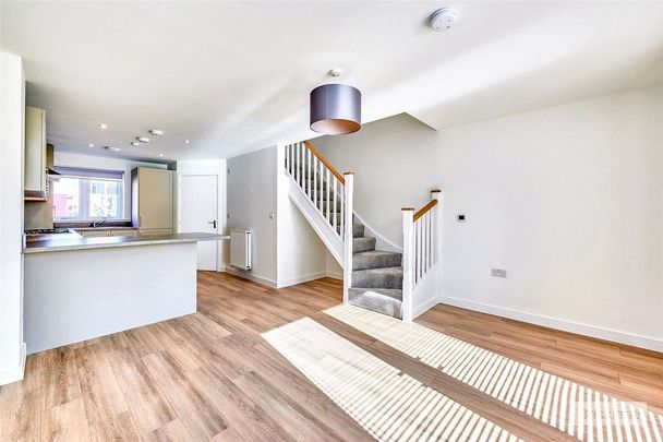 2 bedroom terraced house to rent - Photo 1