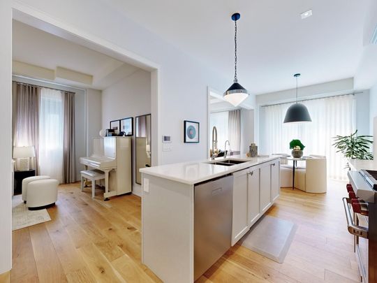 For Lease - 7 Orbit Avenue, Richmond Hill, Ontario - Photo 1