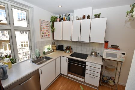Indbydende lejlighed med lys og rummelighed i Aalborg - Foto 2