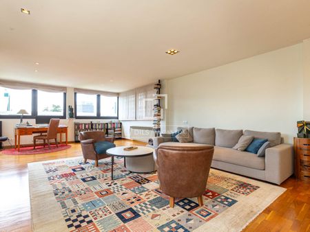 Excellent 3 Bedroom apartment with 16m² terrace for rent in Esplugues, Barcelona - Foto 2