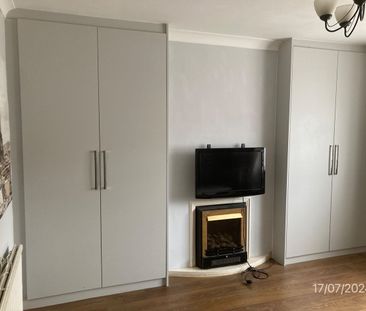 Room in a Shared House, Kingsbridge Road, RG2 - Photo 1