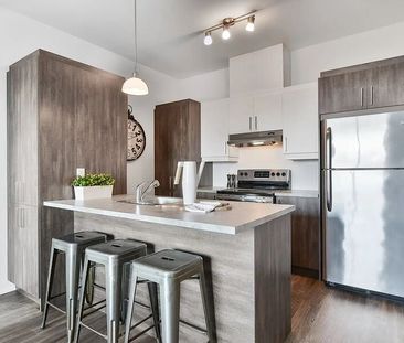 7165 Lunan Street, Brossard, QC - Photo 1