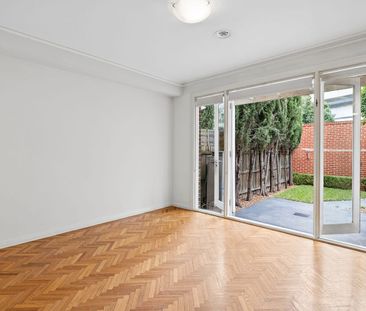 3 Bedroom Family Home! - Photo 4