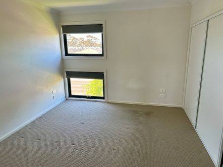 2 Bedroom Townhouse in the Ascot Estate - Photo 3