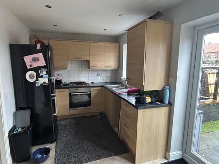 3 bedroom terraced house to rent - Photo 4