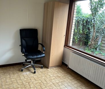 1 kleine slaap kamer , + zolder als kamer te maken. - Foto 6