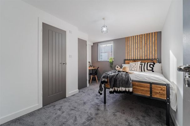 5 bedroom terraced house to rent - Photo 1