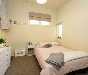 3 Bedroom, Newtown - Photo 5