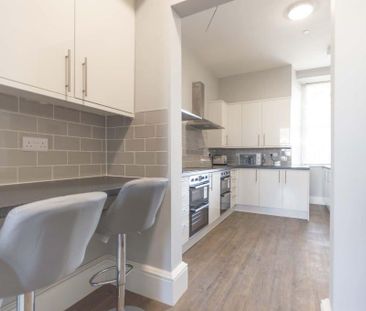 10 bedroom flat share to rent - Photo 4