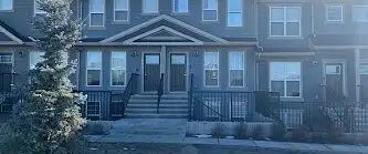 Bright 3 bedroom 2 bathroom 1 storey townhouse in new condition. — 3 Bedrooms Townhouse - Photo 1