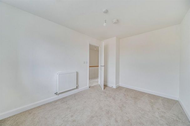 3 bedroom end of terrace house to rent - Photo 1