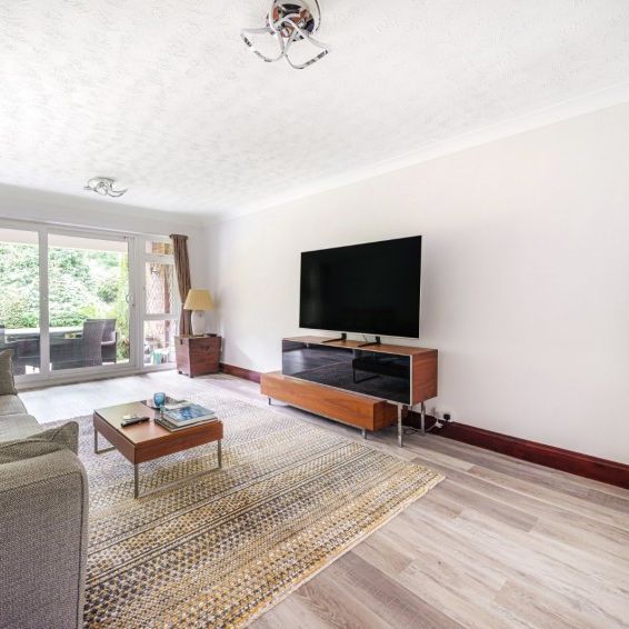 Raylands Mead, Gerrards Cross, Buckinghamshire,SL9 - Photo 1