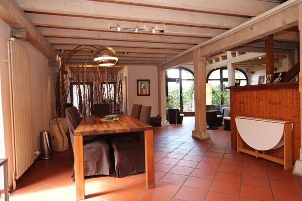 Villa - Photo 1