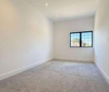 Flat, West Hill, South Croydon, CR2 - Photo 3