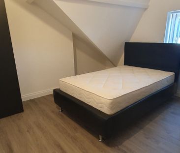 32 (6-BED) Kings Road, Canton, Cardiff, CF11 9DA - Photo 4