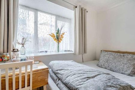 Sovereign Court, High Wycombe, HP13 - Photo 4