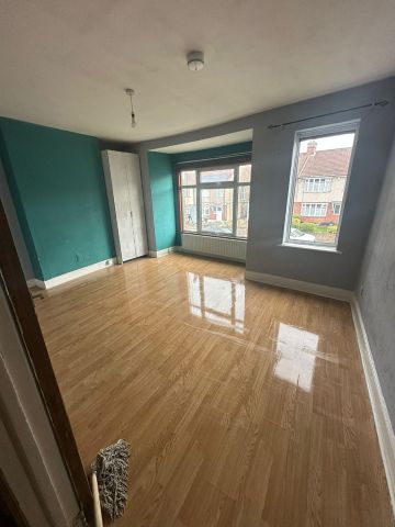 4 Bed Terraced House, Verdant Lane, SE6 - Photo 5