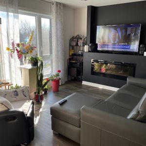 LUXUEUX 4 1/2 (condo) 1er JUILLET - Photo 2