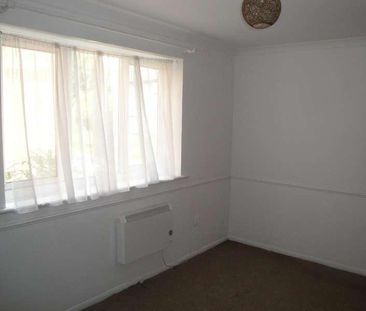 Avenue Road, Chadwell Heath, RM6 - Photo 3