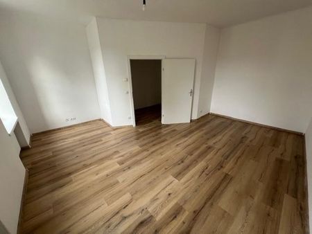 1. Monat mietfrei – PROVISIONSFREI – Jakomini – 84m² – 3 Zimmer – extra Küche – Balkon – neuwertig - Foto 2