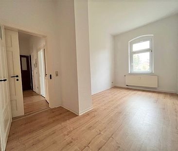 Großzügig geschnittene 2-Zimmer-Wohnung mit Einbauküche - Foto 5