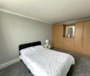 1 bedroom retirement property to rent - Photo 4