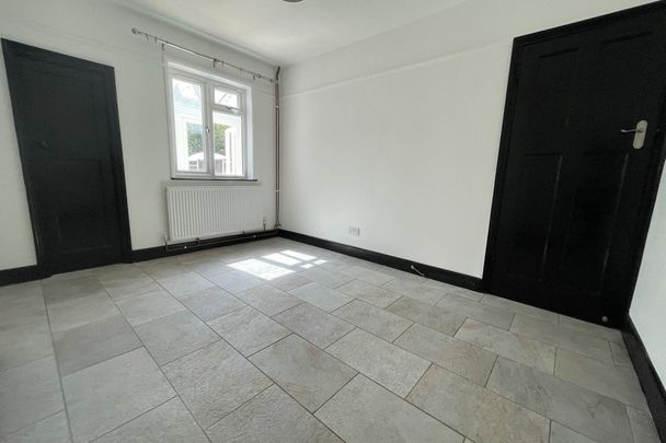 Hagden Lane, WATFORD - Photo 1