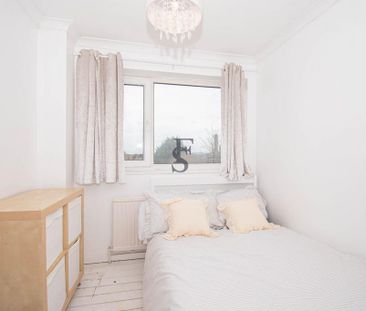 2 bedroom semi-detached house to rent - Photo 5