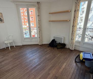 Location Appartement 2 pièces 38m² PARIS 18ème - Photo 1