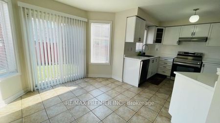 Semi-Detached Home For Lease | N7373952 - Photo 4