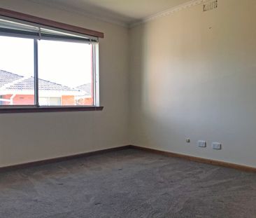 Two Bedroom Villa in a Peaceful Complex - Photo 2