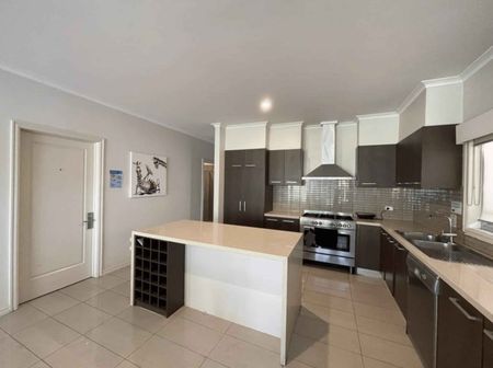 Room 9 (Non Ensuite) - Photo 2