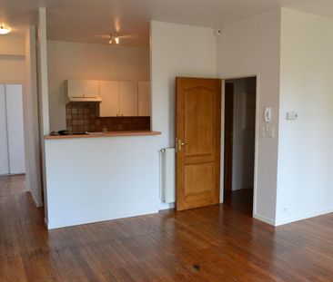 Location Appartement 4 pièces 82m² ROANNE 42300 - Photo 2