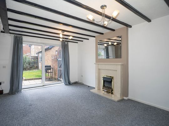 3 bedroom semi-detached to let - Photo 1