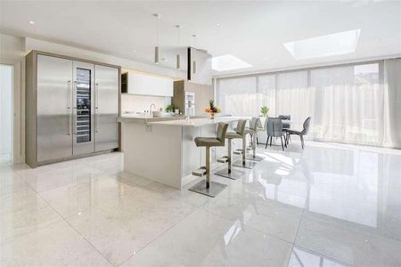 West Heath Gardens, Hampstead, NW3 - Photo 3