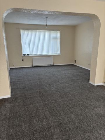 3 bedroom semi-detached house to rent - Photo 3