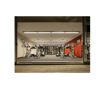 TOP FLOOR 2 BEDROOM UNIT WITH CITY VIEWS! - Photo 2