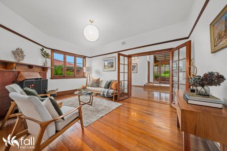 Charming Sandy Bay Home - Available for a 6-Month Lease - Photo 2