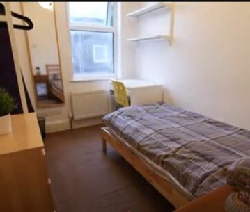 Room 3, 11 Prospect Terrace - Photo 2