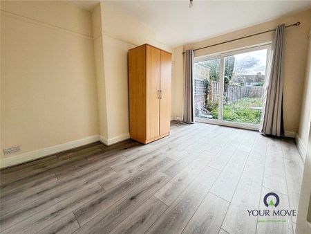 3 bedroom end of terrace house to rent - Photo 3