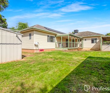 44 Tichbourne Crescent, Kooringal NSW 2650 - Photo 6
