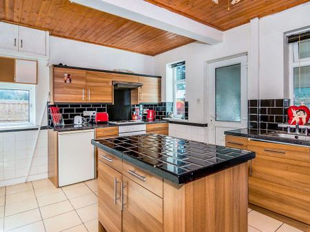 2 bedroom semi-detached house to rent - Photo 3