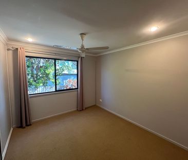 NEAT & TIDY UNIT IN PRIME LOCATION - Photo 4