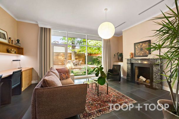 ARCHITECTURAL ELEGANCE IN PRESTIGIOUS WALKERVILLE - Photo 1