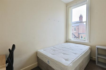5 bedroom Student Terraced House to rent in Ripon Gardens, Jesmond Vale, Newcastle Upon Tyne - Photo 4