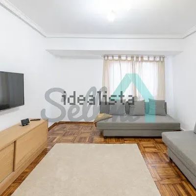 Alquiler de piso en Calle Azcárraga - Photo 1