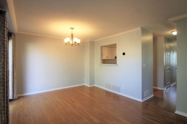For Lease - 355 Crowder Boulevard, Newmarket, Ontario - Photo 1