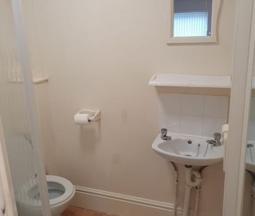 Ground floor flat to rent - Photo 3